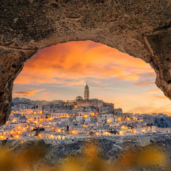 Weekend a Matera da Bari: conviene l'auto o il treno?