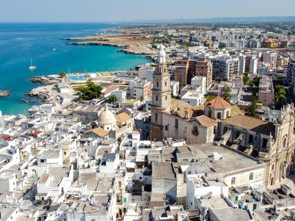 PhEST 2026 a Monopoli: date, sedi, come arrivare da Bari e dove parcheggiare
